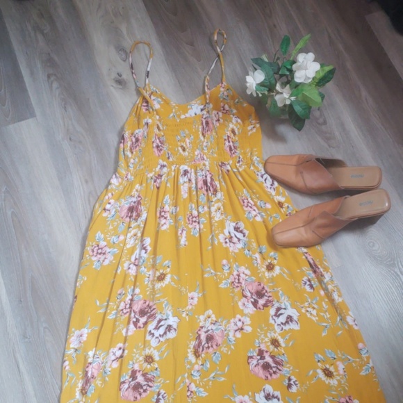 Xhilaration Dresses & Skirts - Yellow Gold Flora Print Strappy Dress